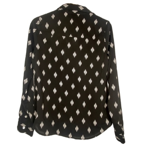 FOREVER 21 BLACK PATTERNED BLOUSE WITH SHIMMERING BUTTONS - Picture 3 of 3